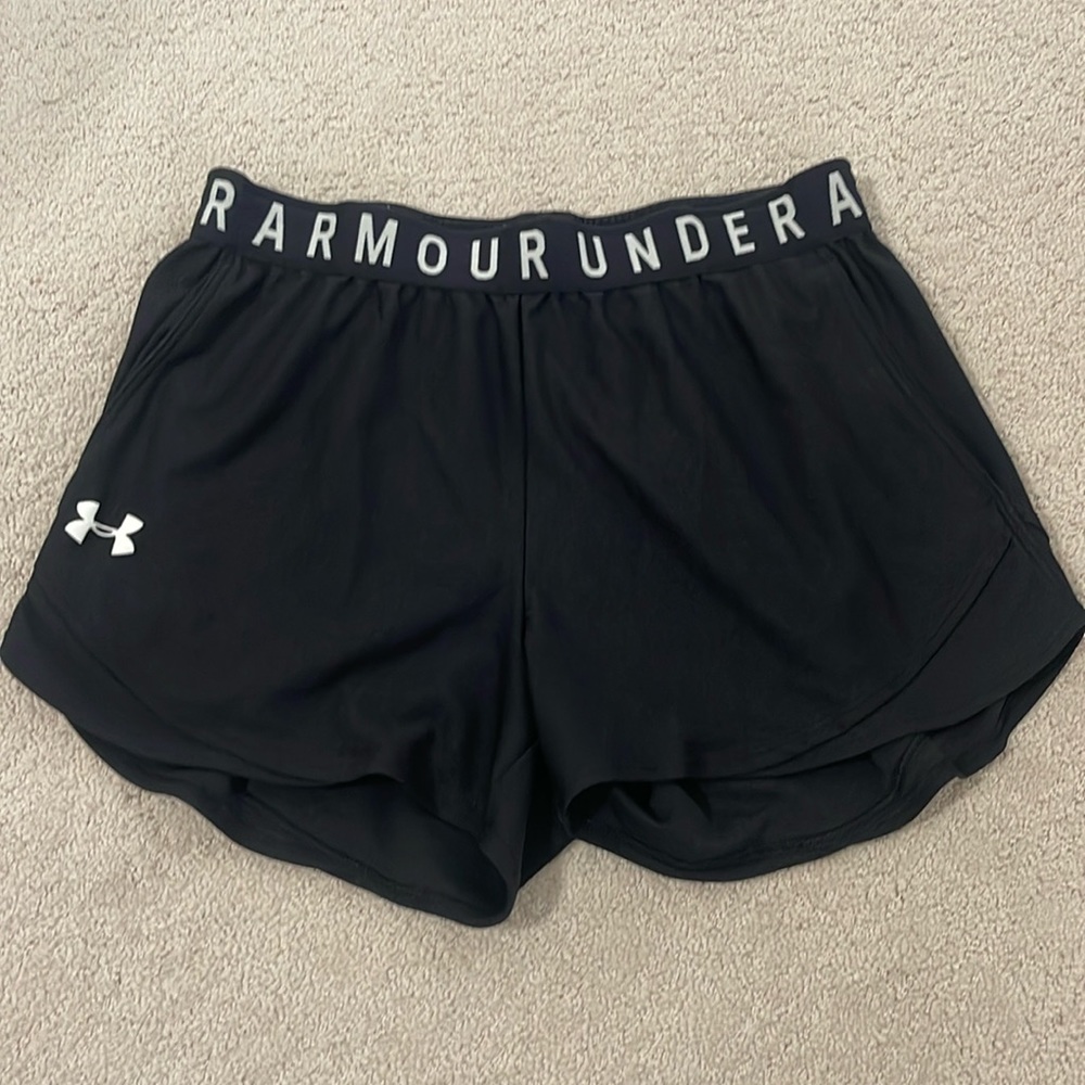 Under Armour black athletic shorts size small